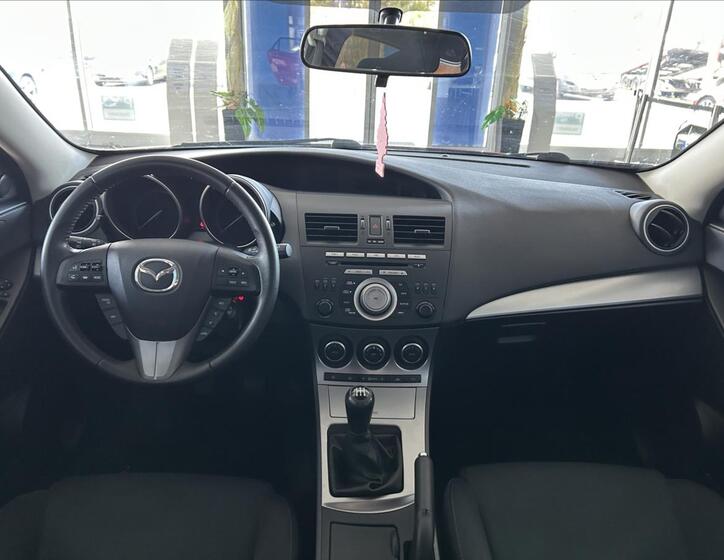 Mazda 3 7