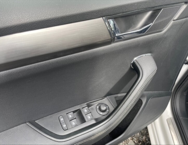 Škoda Superb 11