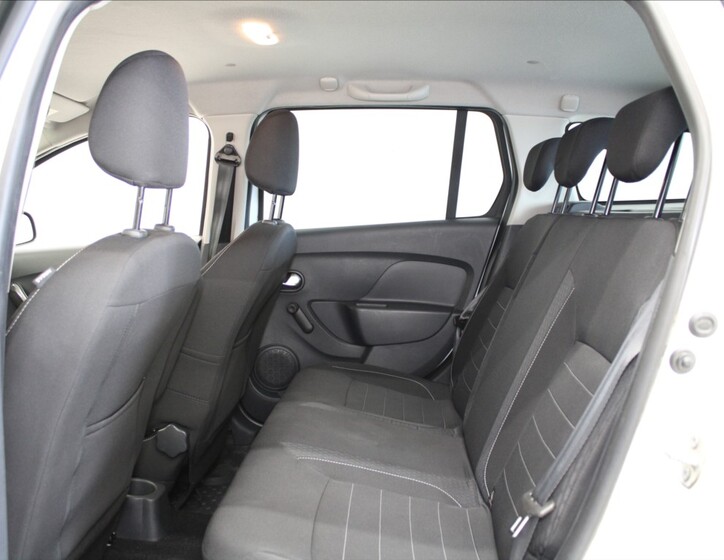 Dacia Logan 7