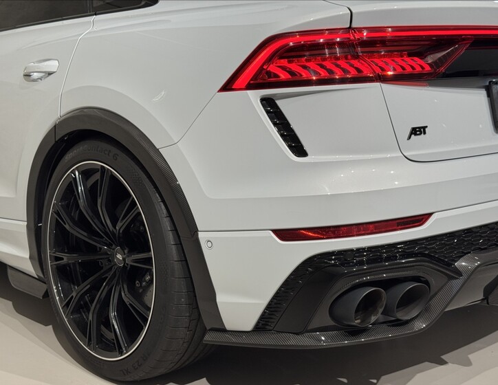 Audi RS Q8 15