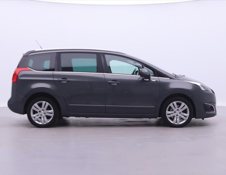 Peugeot 5008 8
