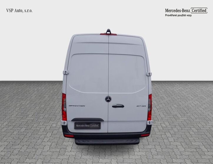 Mercedes-Benz Sprinter 4
