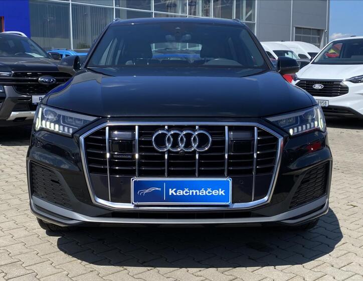 Audi Q7 8