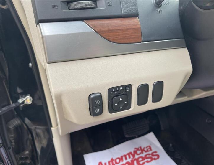 Mitsubishi Pajero 17