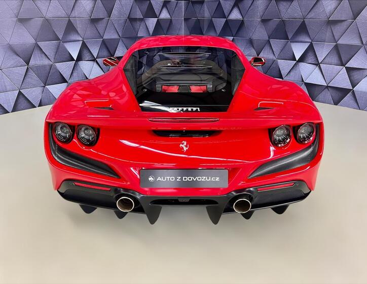 Ferrari F8 5