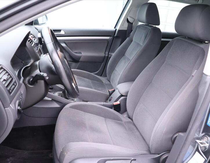 Volkswagen Golf 12