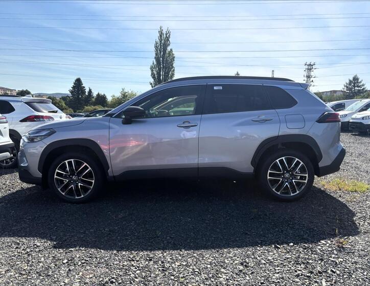 Toyota Corolla Cross 4
