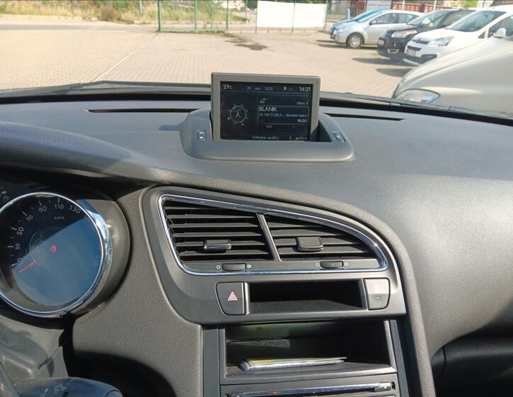 Peugeot 5008 11