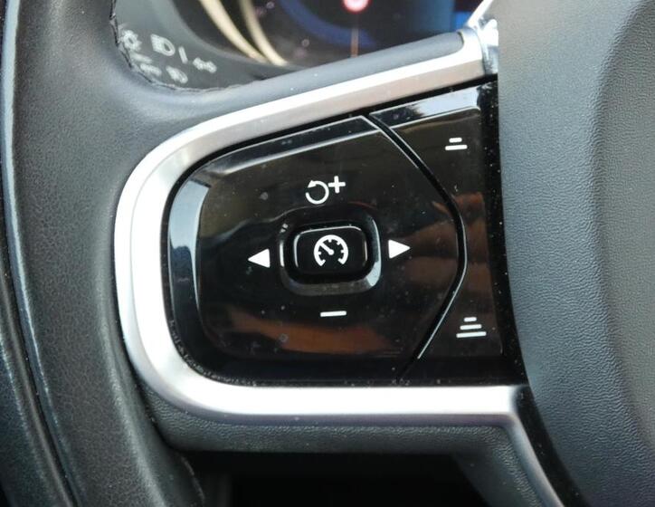 Volvo XC60 11