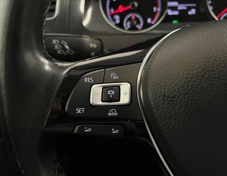 Volkswagen Golf 18