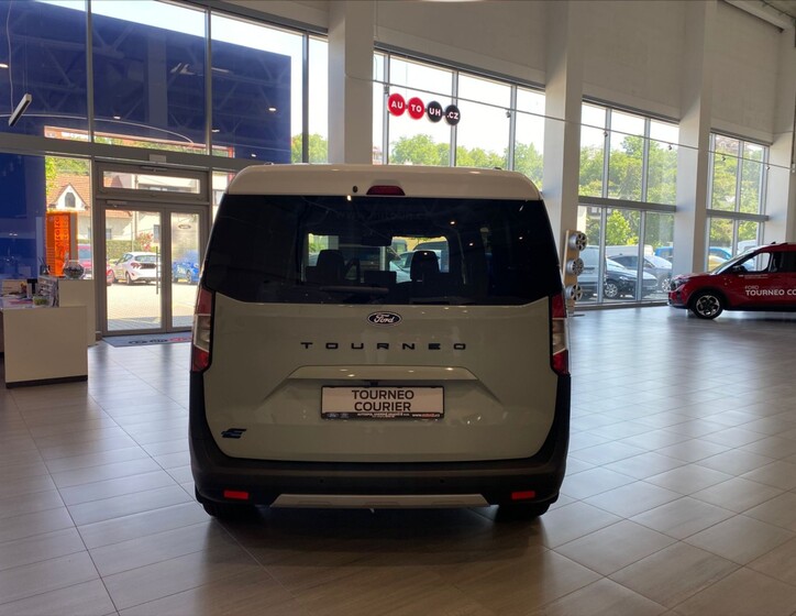 Ford Tourneo Courier 18