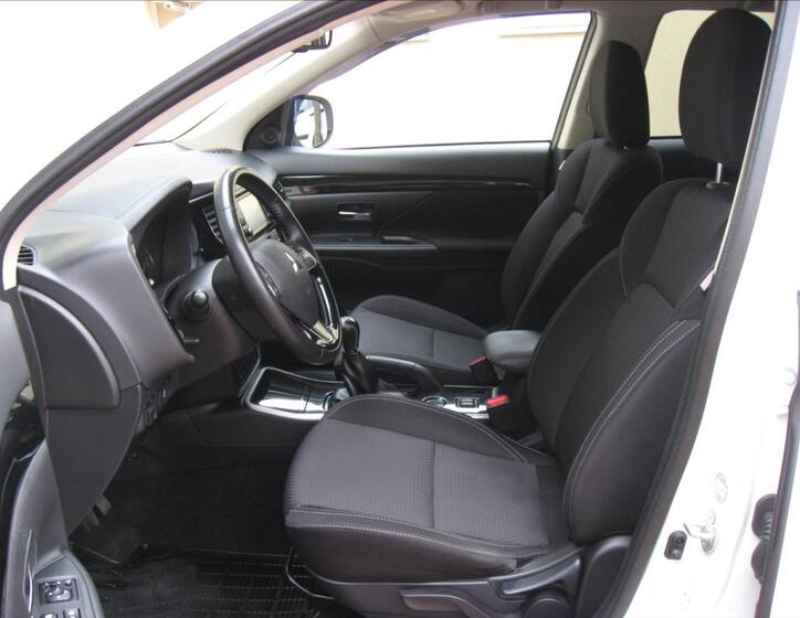 Mitsubishi Outlander 12