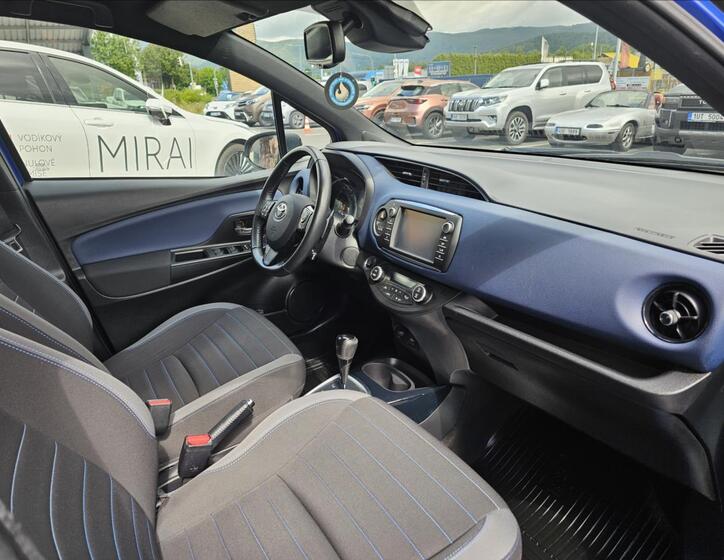 Toyota Yaris 12