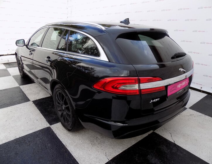 Jaguar XF 3