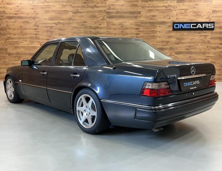 Mercedes-Benz Třídy E 4