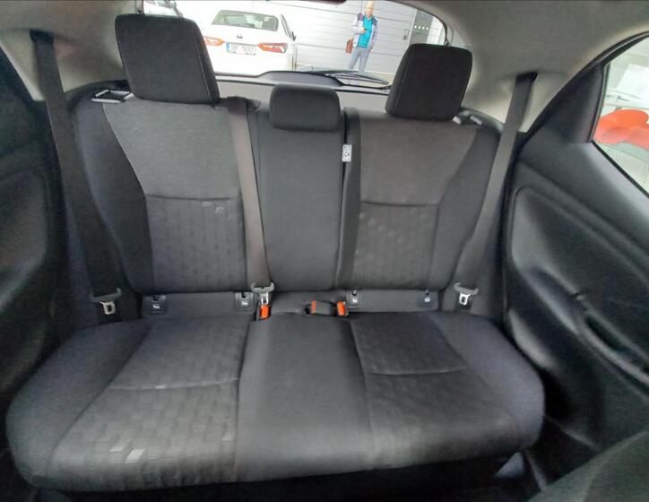 Toyota Yaris 10