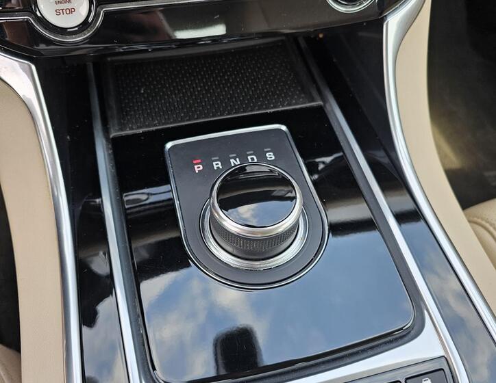 Jaguar XF 30