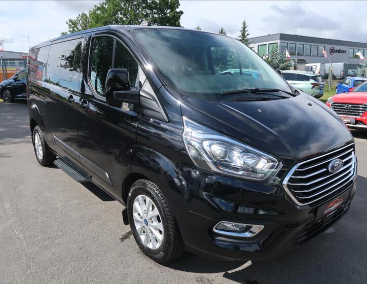 Ford Tourneo Custom 2