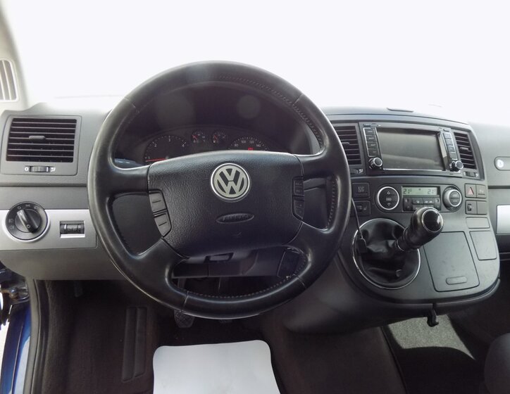 Volkswagen Multivan 23
