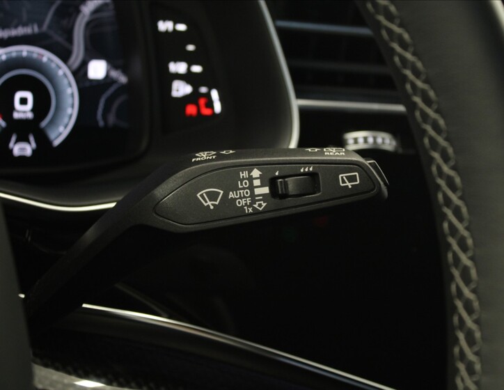 Audi Q8 23