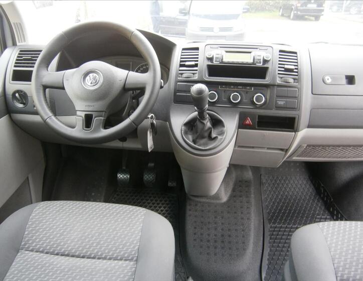 Volkswagen Caravelle 11