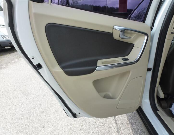 Volvo XC60 16