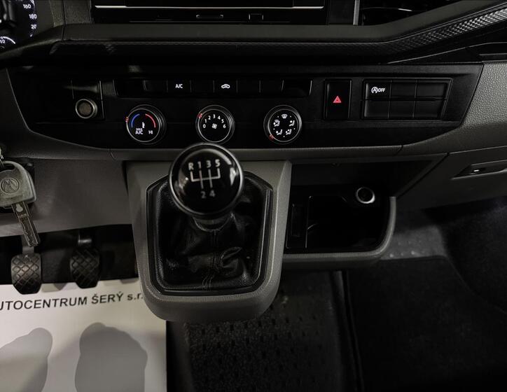 Volkswagen Transporter 24