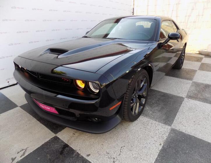 Dodge Challenger 1