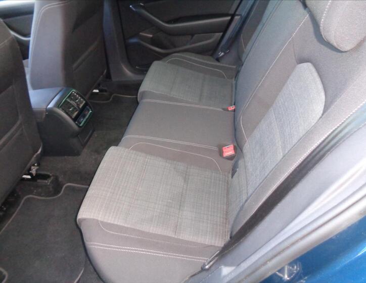Volkswagen Passat 9