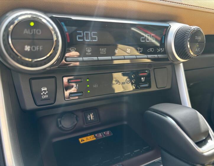 Toyota RAV4 13