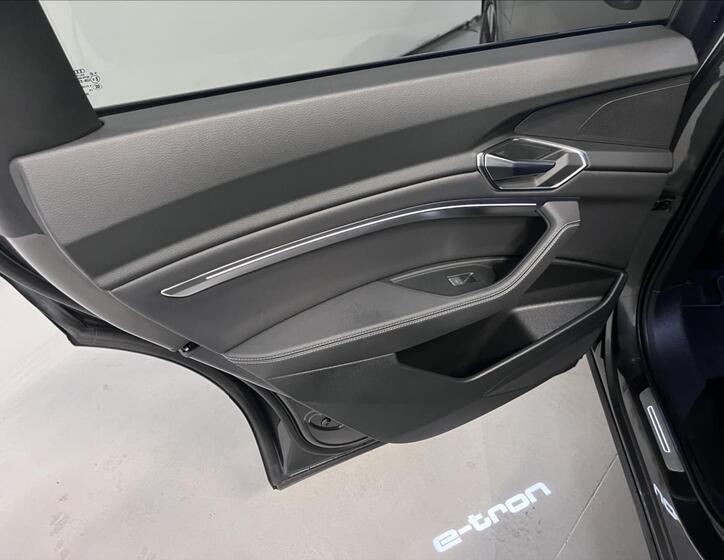 Audi Q8 e-tron 27