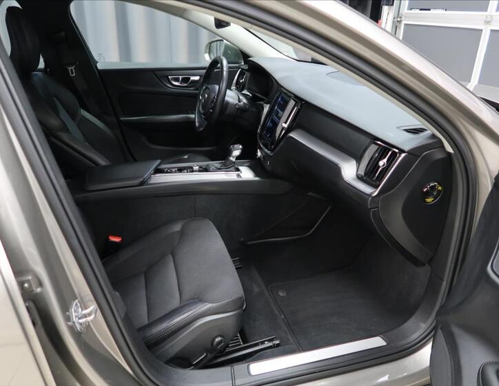 Volvo V60 11