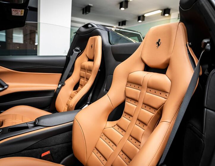 Ferrari 812 7