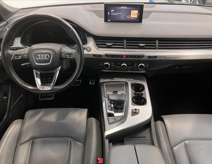 Audi Q7 5