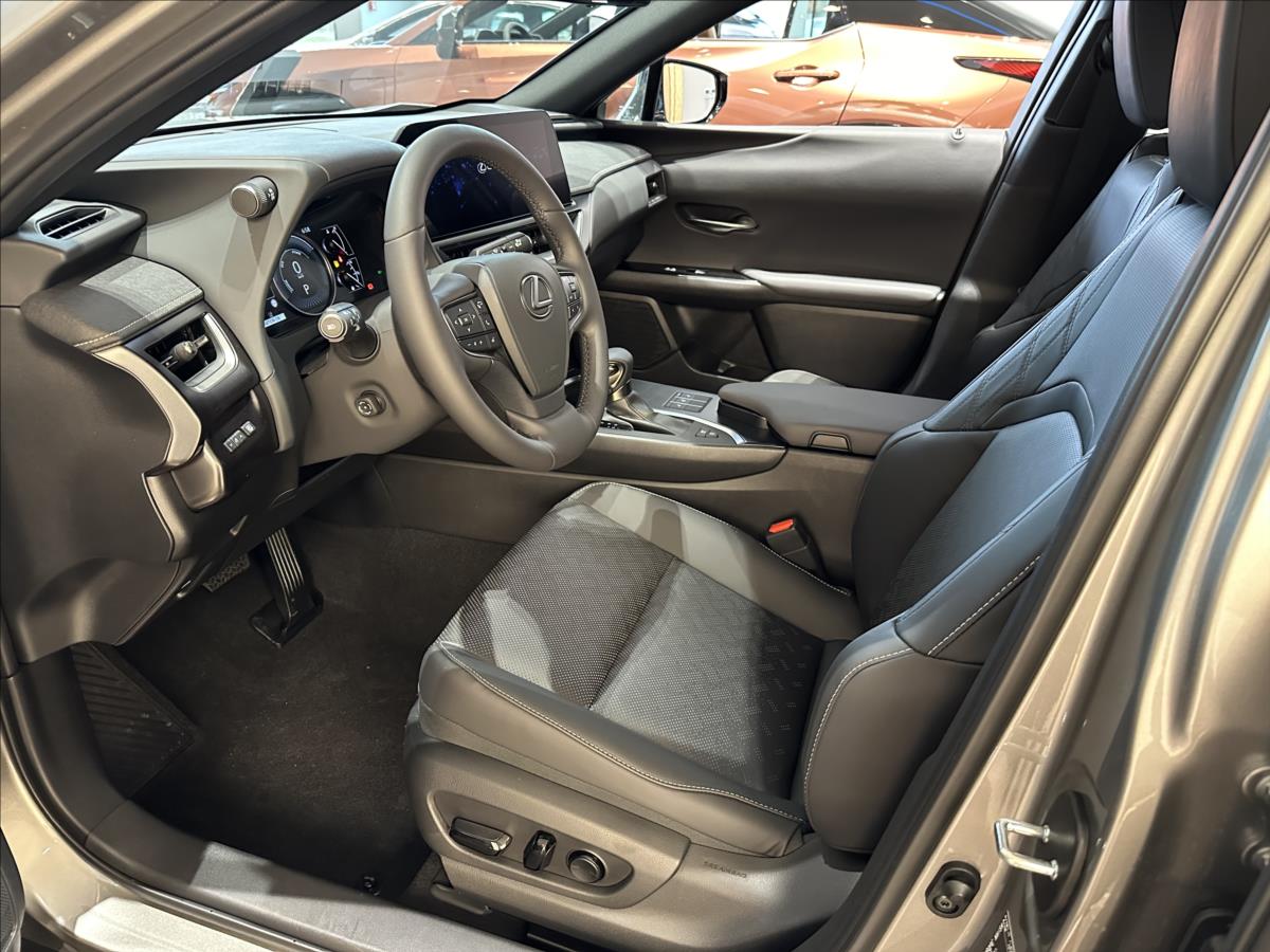 Lexus UX 250h