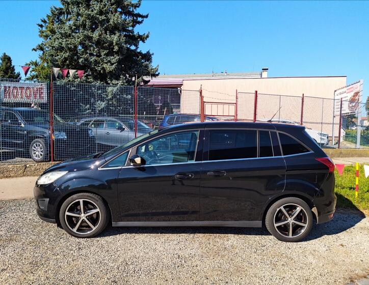 Ford Grand C-MAX 8