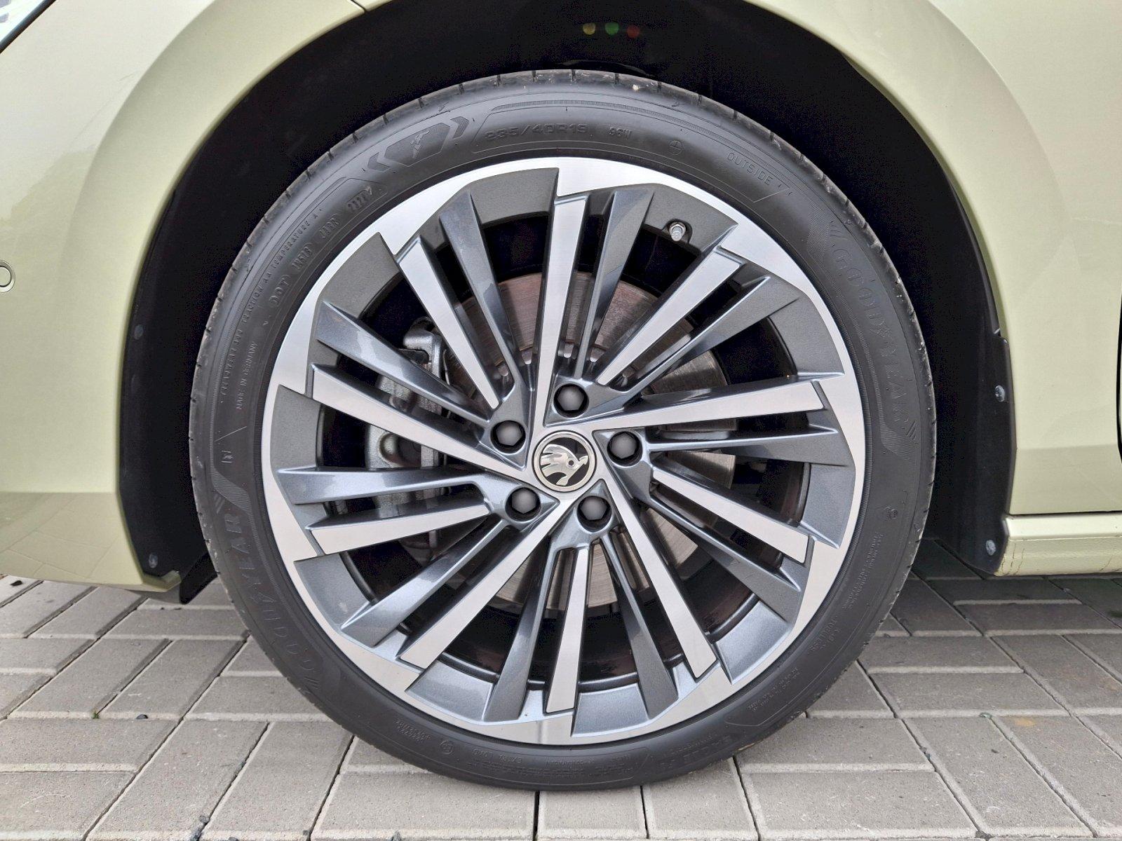 Škoda Superb