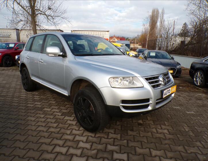 Volkswagen Touareg 1
