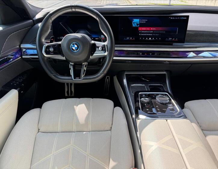 BMW Řada 7 14