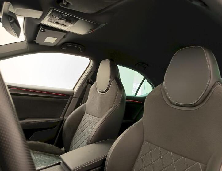 Škoda Superb 18