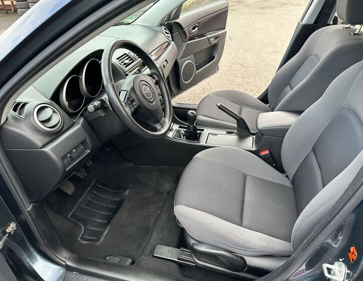 Mazda 3 7