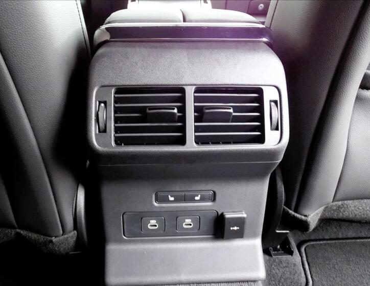 Land Rover Range Rover Velar 24