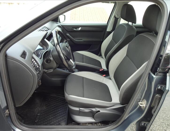 Škoda Fabia 16