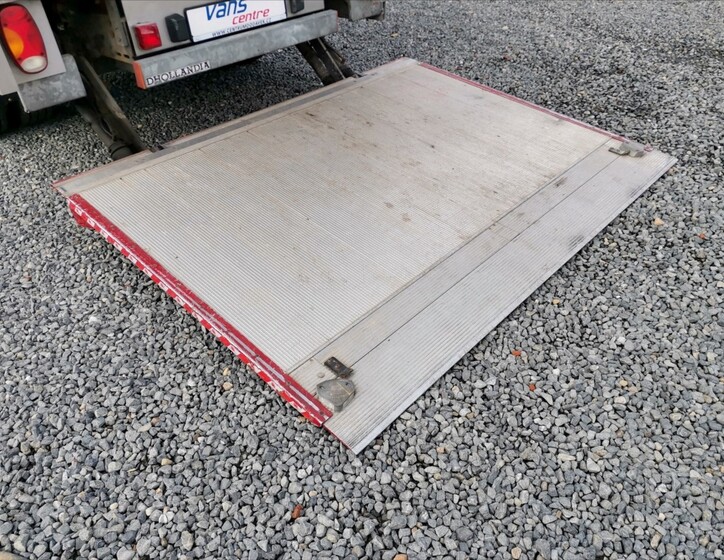 Mercedes-Benz Sprinter 13