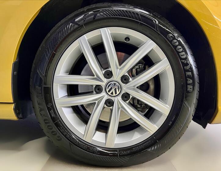 Volkswagen Golf 9