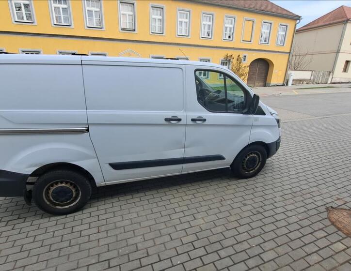 Ford Transit Custom 13