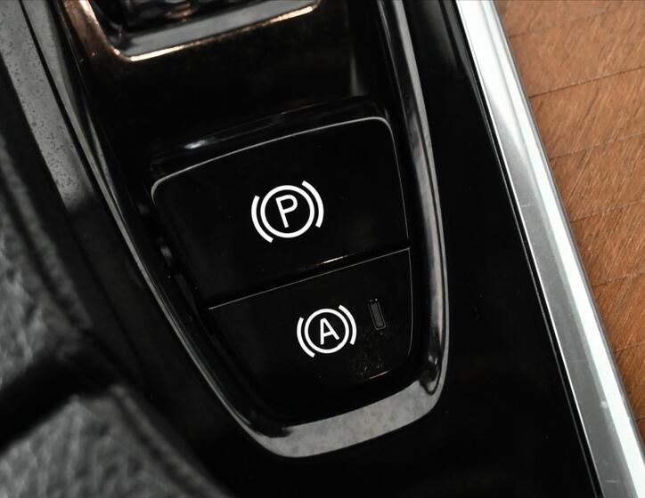 Volvo V90 25