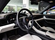 Porsche Taycan 5