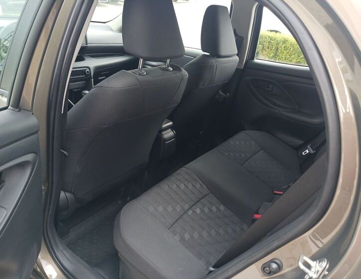 Toyota Yaris 12