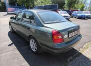 Hyundai Elantra 4